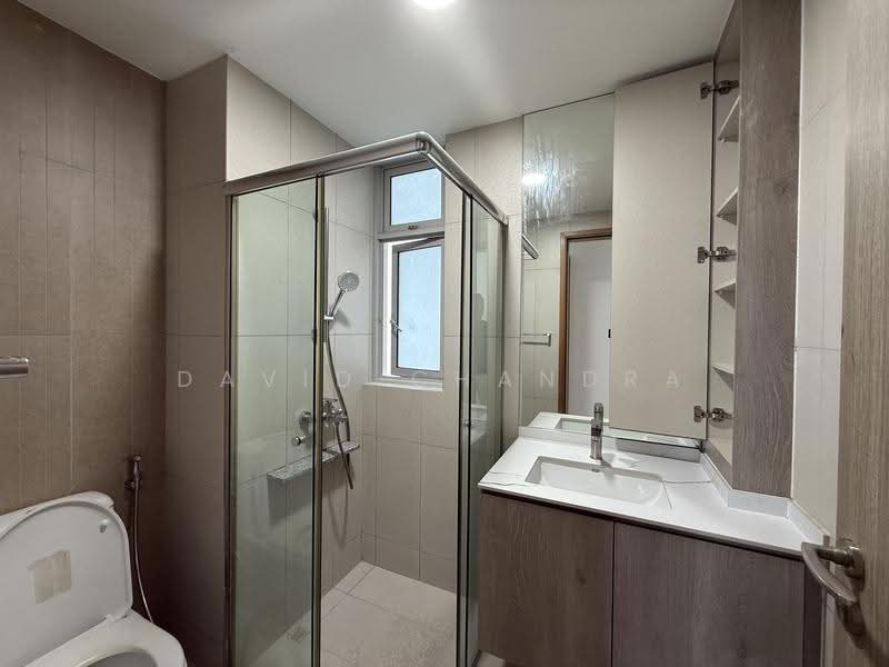 The Metropolitan Condominium, 6 Alexandra View, Alexandra / Commonwealth, 2 Bedrooms, 1,033 sqft, Condominium For Rent, by David Chandra, 500184632 - Bathroom - PropertyGuru.com.sg
