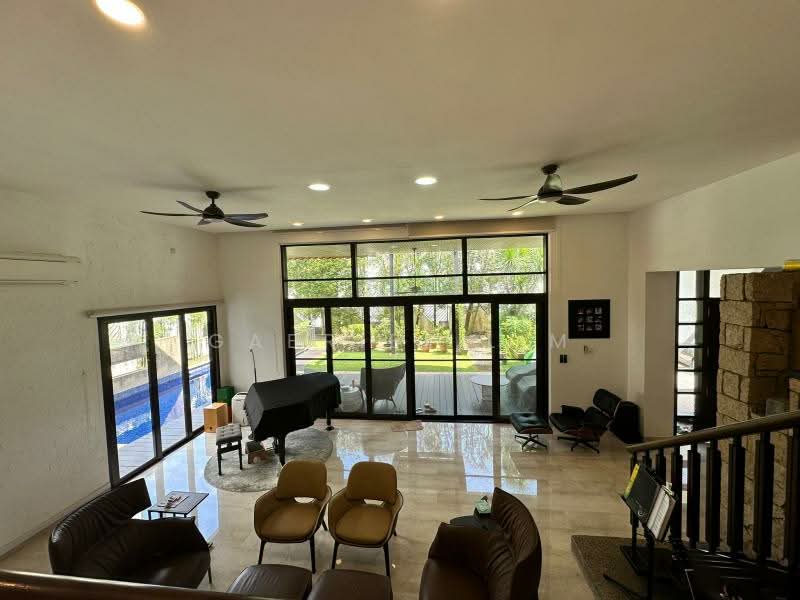 ⭐WOW $1,8XX PSF ONLY⭐✅HUGE BUNGALOW IN D10✅❤️ELEVATED LAND❤️, NAMLY / JALAN HAJI ALIAS / CORONATION / BUKIT TIMAH / HOLLAND, 5 Bedrooms, 9,750 sqft, Bungalow House For Sale, by Gabriel Lim, 500184636 - Living Room - PropertyGuru.com.sg