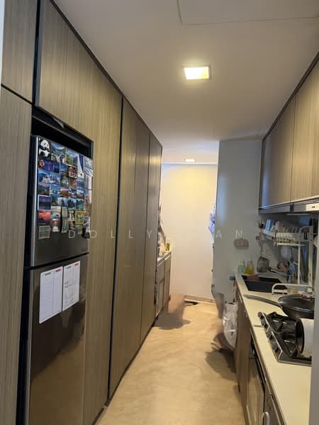 The Trizon, 8 Ridgewood Close, 2 Bedrooms, 1,012 sqft, Condominium For Rent, by Dolly Lian, 500184655 - Fully equipped Kitchen - PropertyGuru.com.sg