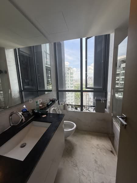 The Trizon, 8 Ridgewood Close, 2 Bedrooms, 1,012 sqft, Condominium For Rent, by Dolly Lian, 500184655 - Master Bathroom - PropertyGuru.com.sg