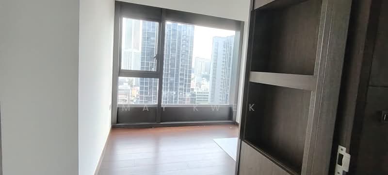 Midtown Modern, 16 Tan Quee Lan Street, 3 Bedrooms, 1,066 sqft, Condominium For Sale, by May Kwek, 500184659 - Master bedroom - PropertyGuru.com.sg