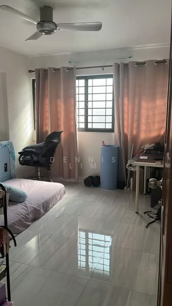 219A Jurong East Street 21, 219A Jurong East Street 21, 3 Bedrooms, 1,270 sqft, HDB Flat For Sale, by Dennis Lim, 500184663 - Bedroom - PropertyGuru.com.sg