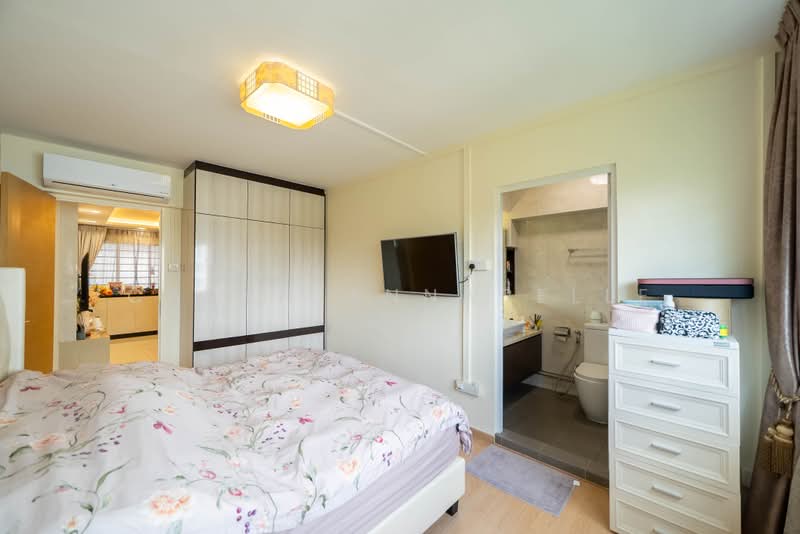 668 Choa Chu Kang Crescent, 668 Choa Chu Kang Crescent, 3 Bedrooms, 1,098 sqft, HDB Flat For Sale, by Caryn Annabelle Ho, 500184671 - Bedroom - PropertyGuru.com.sg