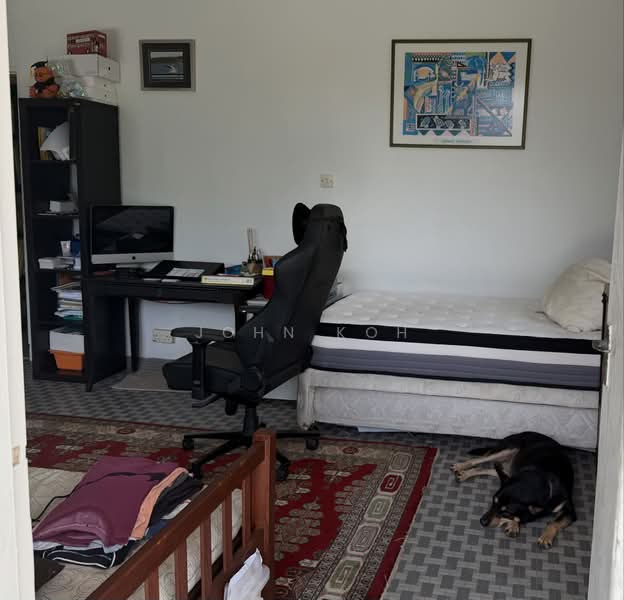 37 bin tong park, Bin Tong Park, Room Rental, 700 sqft, Bungalow House For Rent, by John Koh, 500184678 - Living room - PropertyGuru.com.sg