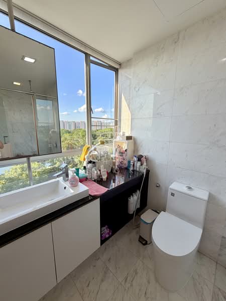 Waterfront Key, 780 Bedok Reservoir Road, 4 Bedrooms, 1,518 sqft, Condominium For Sale, by Michelle Seck, 500184683 - Bathroom - PropertyGuru.com.sg