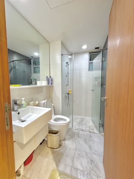 Waterfront Key, 780 Bedok Reservoir Road, 4 Bedrooms, 1,518 sqft, Condominium For Sale, by Michelle Seck, 500184683 - Bathroom - PropertyGuru.com.sg