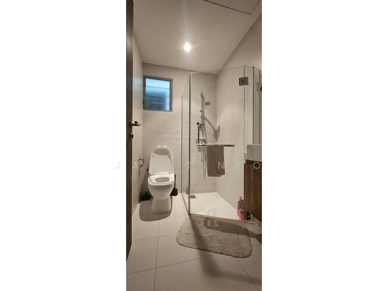 Aspen Heights, 261 River Valley Road, 2 Bedrooms, 1,120 sqft, Condominium For Rent, by Janet Neo, 500184694 - Bathroom - PropertyGuru.com.sg