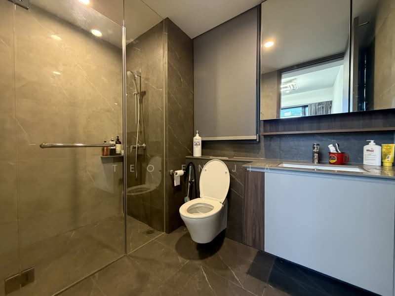 Lumina Grand, Bukit Batok West Ave. 5, Room Rental, 200 sqft, Condominium For Rent, by Teo En Jia, 500184700 - Bathroom - PropertyGuru.com.sg