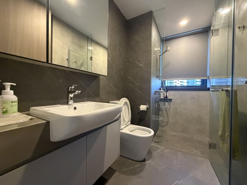 Lumina Grand, Bukit Batok West Ave. 5, Room Rental, 100 sqft, Condominium For Rent, by Teo En Jia, 500184705 - Bathroom - PropertyGuru.com.sg