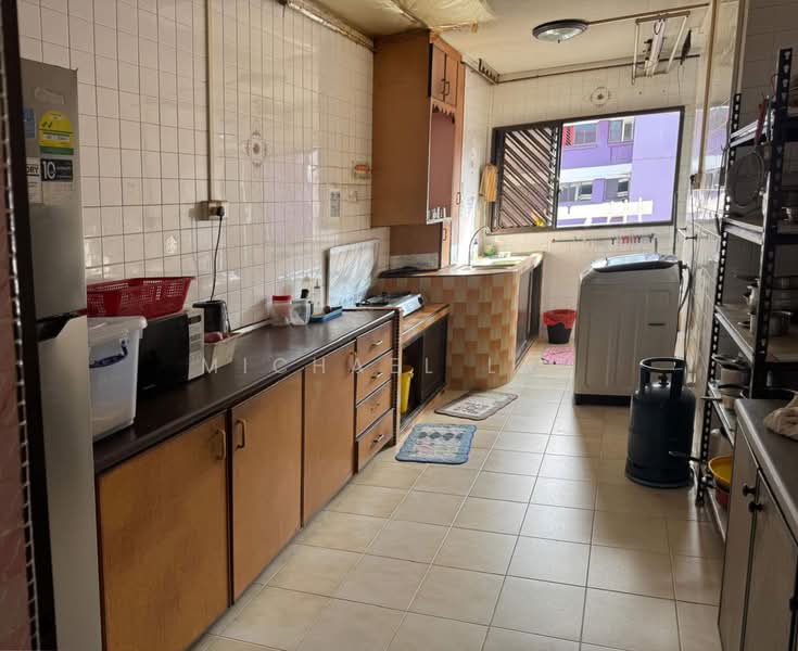 928 Jurong West Street 92, 928 Jurong West Street 92, 3 Bedrooms, 1,119 sqft, HDB Flat For Sale, by Michael Lau, 500184706 - Kitchen - PropertyGuru.com.sg