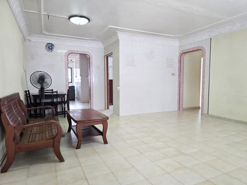 928 Jurong West Street 92, 928 Jurong West Street 92, 3 Bedrooms, 1,119 sqft, HDB Flat For Sale, by Michael Lau, 500184706 - Living Room - PropertyGuru.com.sg