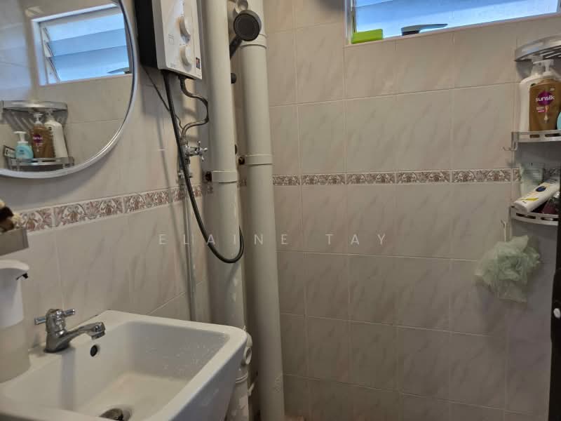 35 Marine Crescent, 35 Marine Crescent, Room Rental, 110 sqft, HDB Flat For Rent, by Elaine Tay, 500184709 - Bathroom - PropertyGuru.com.sg