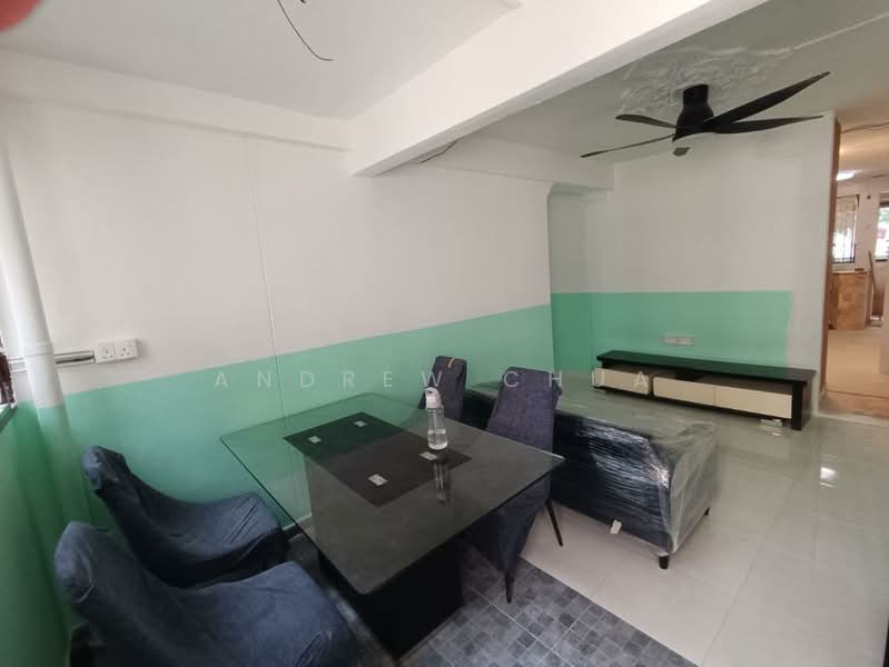 170 Woodlands Street 11, 170 Woodlands Street 11, 4 Bedrooms, 1,000 sqft, HDB Flat For Rent, by Andrew Chua, 500184724 - Living Room - PropertyGuru.com.sg