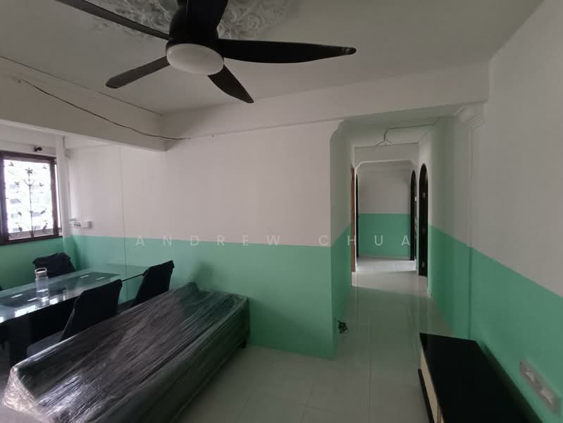 170 Woodlands Street 11, 170 Woodlands Street 11, 4 Bedrooms, 1,000 sqft, HDB Flat For Rent, by Andrew Chua, 500184724 - Corridor - PropertyGuru.com.sg