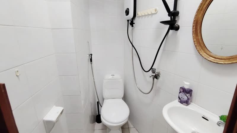 Hillington Green, 51 Hillview Avenue, Room Rental, 100 sqft, Condominium For Rent, by Mario Ong Jun Zhi, 500184737 - Common Bathroom 2 - PropertyGuru.com.sg