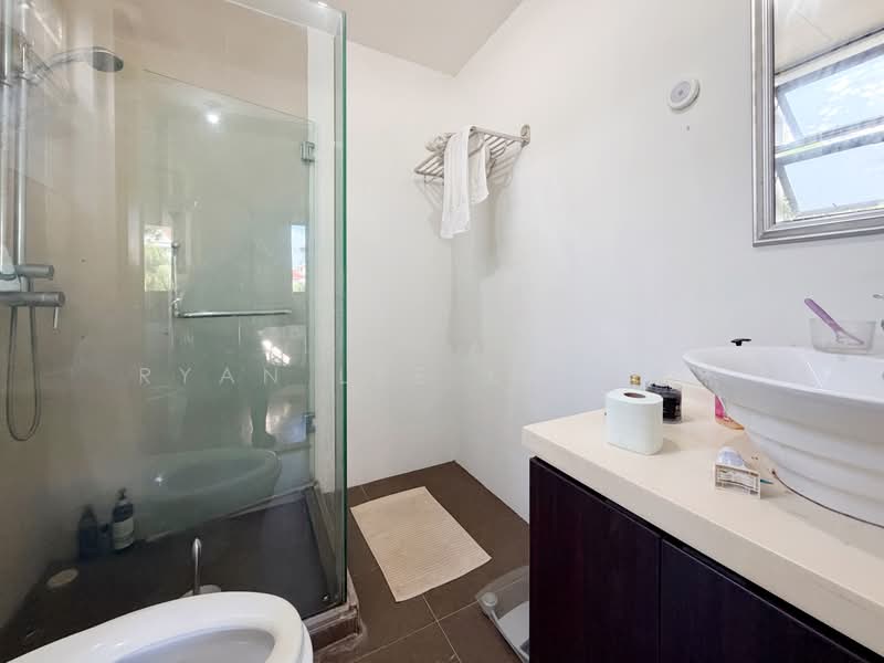Telok Kurau Lodge, 57 Telok Kurau Lorong H, 3 Bedrooms, 1,227 sqft, Apartment For Sale, by Ryan Lee KK 李嘉杰, 500184741 - Bathroom - PropertyGuru.com.sg