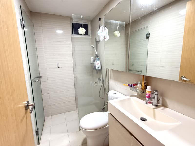 The Tampines Trilliant, 25 Tampines Central 7, Room Rental, 100 sqft, Executive Condominium For Rent, by Amanda Khong, 500184743 - Bathroom - PropertyGuru.com.sg