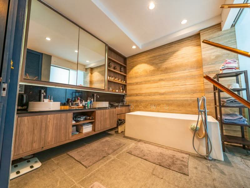 🏡 Prestigious Coronation Road Detached 私宅典范 • 名校一公里, , 5 Bedrooms, 7,500 sqft, Detached House For Sale, by Alfred Wu, 500184745 - Bathroom - PropertyGuru.com.sg