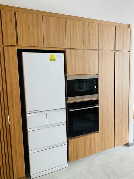 Waterbank at Dakota, 25 Dakota Crescent, 2 Bedrooms, 1,421 sqft, Condominium For Sale, by Shi Yi Oh, 500184751 - Kitchen - PropertyGuru.com.sg