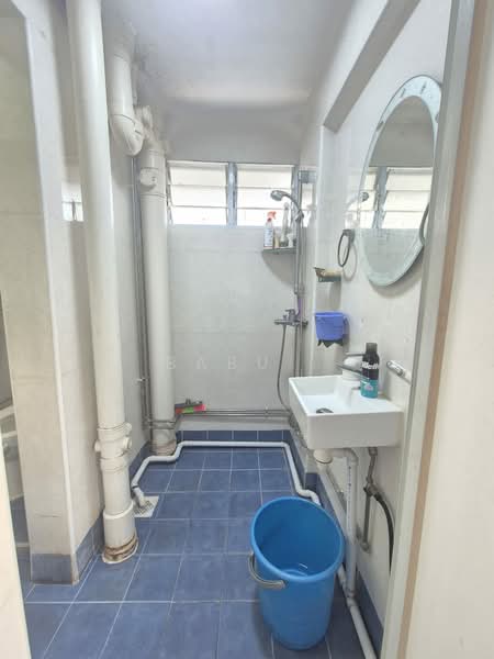 33 Teban Gardens Road, 33 Teban Gardens Road, 2 Bedrooms, 795 sqft, HDB Flat For Sale, by Babu ., 500184752 - Bathroom - PropertyGuru.com.sg