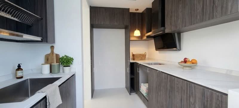 ⭐️⭐️LANDED7772@D20 Best Value Brand New Terrace at Sembawang Hills Estate, Casuarina Road Seraya Cresent Nemesu Ave Thomson, 5 Bedrooms, 3,600 sqft, Terraced House For Sale, by Bell Tan (Annabella), 500184756 - Kitchen - PropertyGuru.com.sg