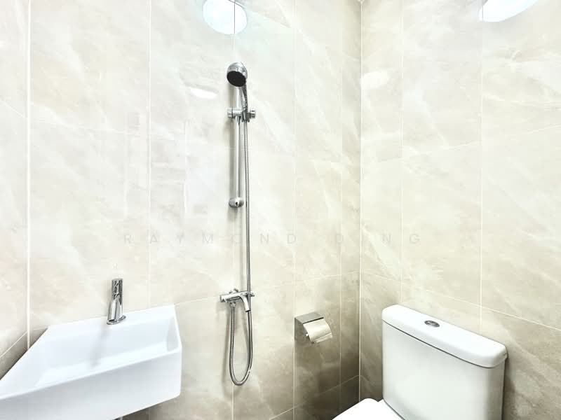 Pasir Ris 8, 8 Pasir Ris Drive 8, 3 Bedrooms, 1,302 sqft, Apartment For Rent, by Raymond Ding, 500184757 - Bathroom - PropertyGuru.com.sg