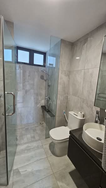 Belgravia Green, Belgravia Drive, 5 Bedrooms, 3,400 sqft, Semi-Detached House For Rent, by Elaine Tan, 500184758 - Bathroom - PropertyGuru.com.sg