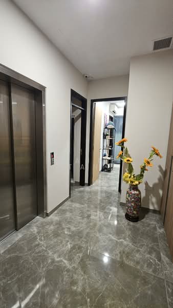 Belgravia Green, Belgravia Drive, 5 Bedrooms, 3,400 sqft, Semi-Detached House For Rent, by Elaine Tan, 500184758 - Corridor - PropertyGuru.com.sg