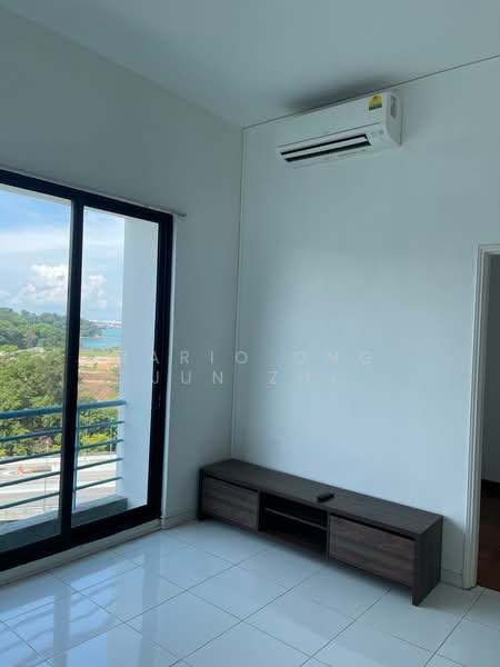 Harbour View Towers, 21 Telok Blangah Drive, 2 Bedrooms, 797 sqft, Condominium For Rent, by Mario Ong Jun Zhi, 500184760 - Living Room - PropertyGuru.com.sg