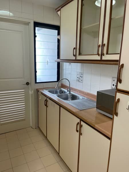 Harbour View Towers, 21 Telok Blangah Drive, 2 Bedrooms, 797 sqft, Condominium For Rent, by Mario Ong Jun Zhi, 500184760 - Kitchen - PropertyGuru.com.sg