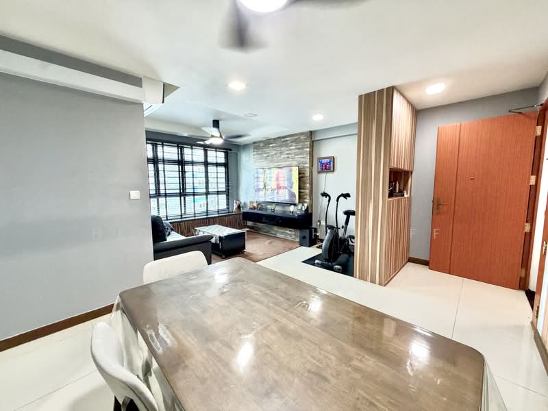 808C Choa Chu Kang Avenue 1, 808C Choa Chu Kang Avenue 1, 3 Bedrooms, 990 sqft, HDB Flat For Sale, by Hidayat Shariff, 500184763 - Living Room - PropertyGuru.com.sg