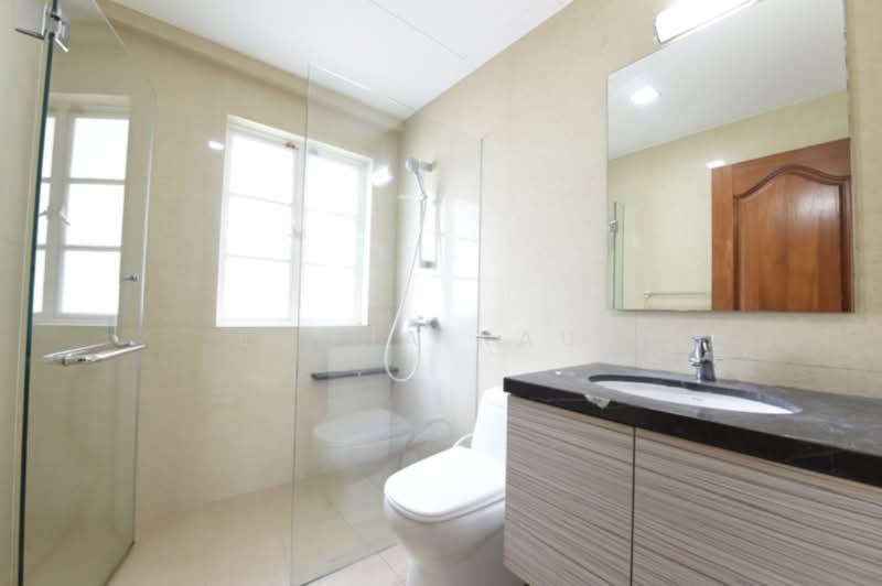 Gentle Villas, Gentle Drive, 5 Bedrooms, 7,382 sqft, Semi-Detached House For Rent, by Eqsha Kaur, 500184765 - Bathroom - PropertyGuru.com.sg