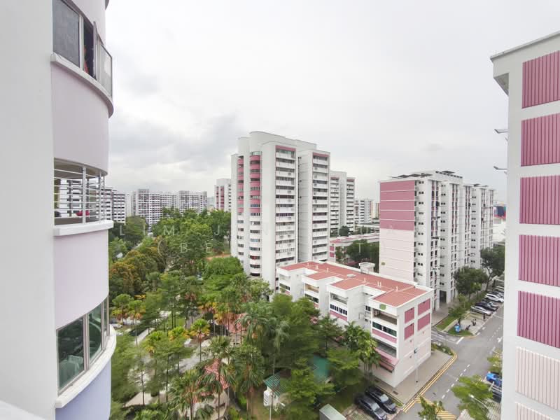 649 Hougang Avenue 8