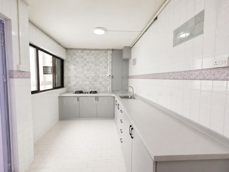 649 Hougang Avenue 8, 649 Hougang Avenue 8, 3 Bedrooms, 1,292 sqft, HDB Flat For Sale, by Lim Jing Tuan (Benedict), 500184766 - Kitchen - PropertyGuru.com.sg