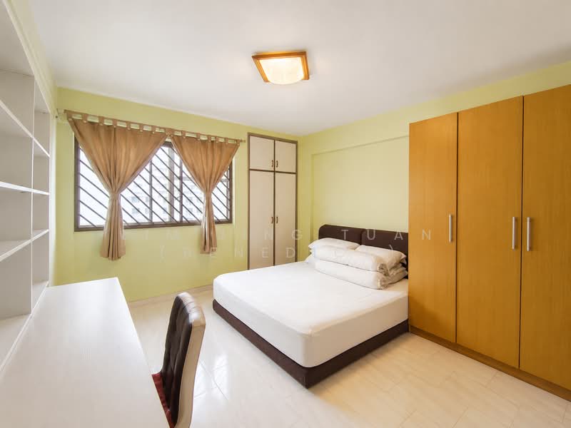 649 Hougang Avenue 8, 649 Hougang Avenue 8, 3 Bedrooms, 1,292 sqft, HDB Flat For Sale, by Lim Jing Tuan (Benedict), 500184766 - Bedroom - PropertyGuru.com.sg