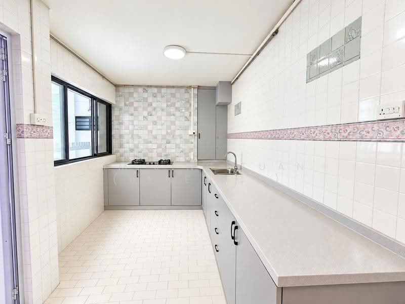 649 Hougang Avenue 8, 649 Hougang Avenue 8, Hougang / Punggol / Sengkang, 3 Bedrooms, 1,292 sqft, HDB Flat For Sale, by Lim Jing Tuan (Benedict), 500184766 - Kitchen - PropertyGuru.com.sg