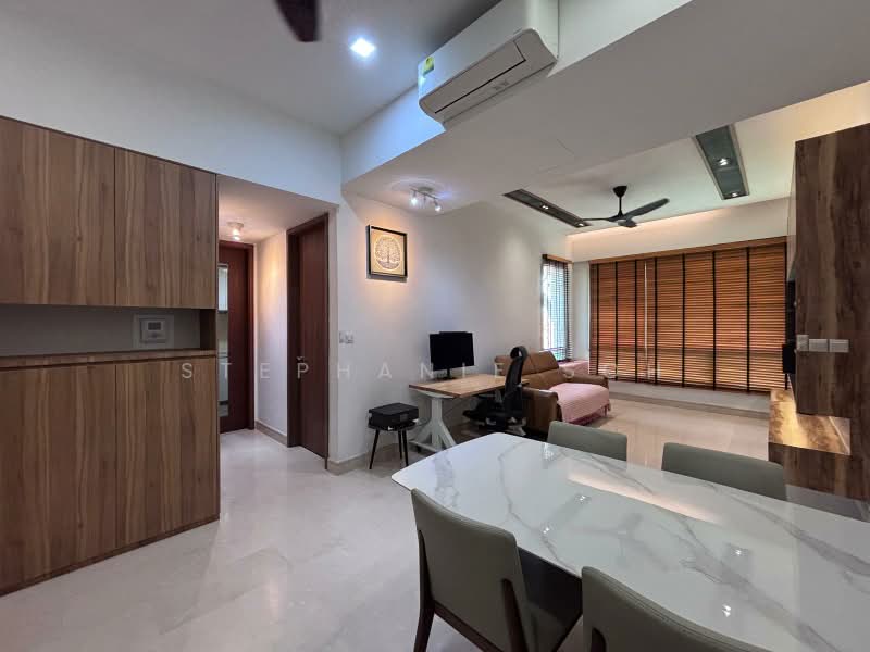 Duchess Crest, 84 Duchess Avenue, 2 Bedrooms, 936 sqft, Condominium For Sale, by Stephanie Soh, 500184781 - Living Room - PropertyGuru.com.sg