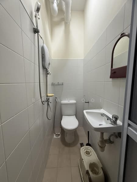 Kerrisdale, 30 Sturdee Road, Room Rental, 100 sqft, Condominium For Rent, by Bryan Ooi, 500184782 - Bathroom - PropertyGuru.com.sg