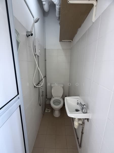 Kerrisdale, 30 Sturdee Road, Room Rental, 100 sqft, Condominium For Rent, by Bryan Ooi, 500184782 - Bathroom - PropertyGuru.com.sg