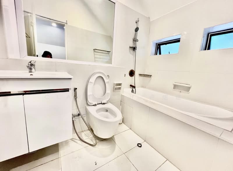 Ford Avenue, , 5 Bedrooms, 8,000 sqft, Good Class Bungalow For Rent, by Clare Loh 卢煜婕, 500184785 - Bathroom - PropertyGuru.com.sg