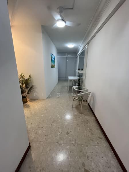 Summerdale, 6 Boon Lay Drive, Room Rental, 150 sqft, Condominium For Rent, by Ping Neo, 500184787 - Corridor - PropertyGuru.com.sg