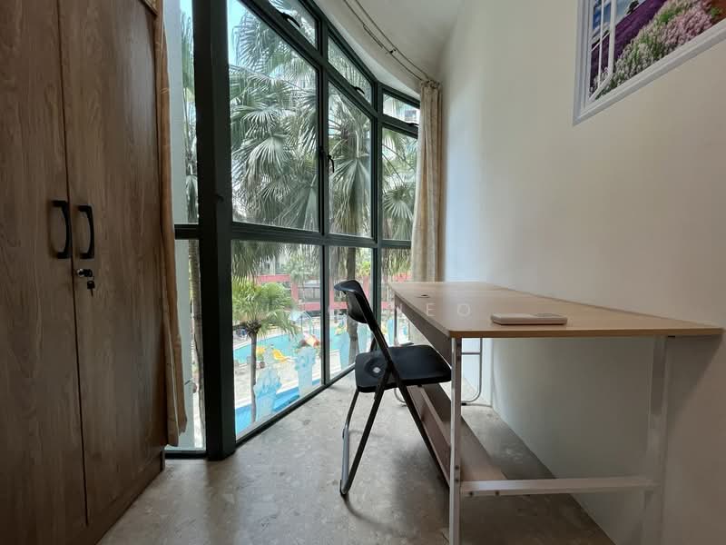 Summerdale, 6 Boon Lay Drive, Boon Lay / Jurong / Tuas, Room Rental, 150 sqft, Condominium For Rent, by Ping Neo, 500184787 - View - PropertyGuru.com.sg