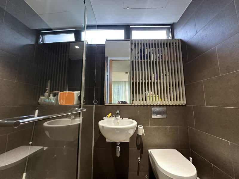 The Woods, Westwood Avenue, 6 Bedrooms, 4,263 sqft, Cluster House For Sale, by Nicole Chia, 500184809 - Bathroom - PropertyGuru.com.sg