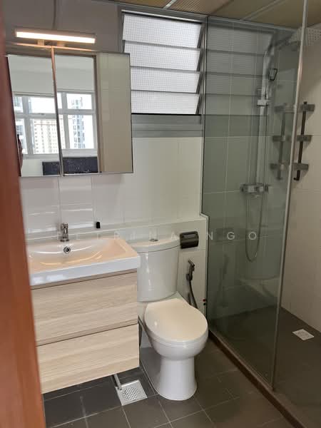 879B Tampines Avenue 8, 879B Tampines Avenue 8, Room Rental, 150 sqft, HDB Flat For Rent, by Petrina Ngo, 500184810 - Bathroom - PropertyGuru.com.sg