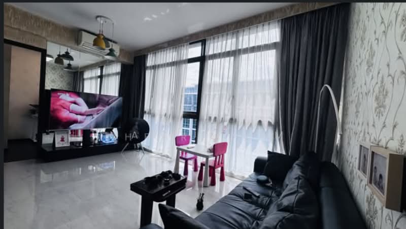 Symphony Suites, 1 Yishun Close, 3 Bedrooms, 893 sqft, Condominium For Sale, by Marcus Lim, 500184811 - Living Room - PropertyGuru.com.sg
