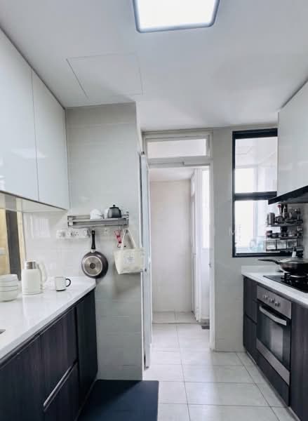 Symphony Suites, 1 Yishun Close, 3 Bedrooms, 893 sqft, Condominium For Sale, by Marcus Lim, 500184811 - Kitchen - PropertyGuru.com.sg