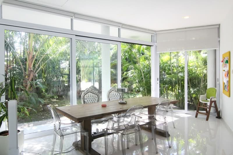 Hilltop Bungalow with 5 + 1 Bedroom, , 6 Bedrooms, 4,500 sqft, Bungalow House For Rent, by Vincent Kuo, 500184815 - Dining Room - PropertyGuru.com.sg