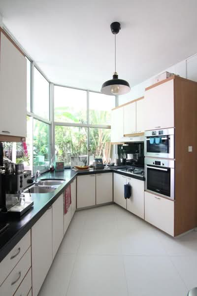 Hilltop Bungalow with 5 + 1 Bedroom, , 6 Bedrooms, 4,500 sqft, Bungalow House For Rent, by Vincent Kuo, 500184815 - Kitchen - PropertyGuru.com.sg