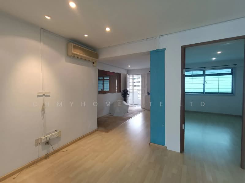 469 Admiralty Drive, 469 Admiralty Drive, 3 Bedrooms, 1,097 sqft, HDB Flat For Sale, by EVON NG, 500184819 - Living Room - PropertyGuru.com.sg