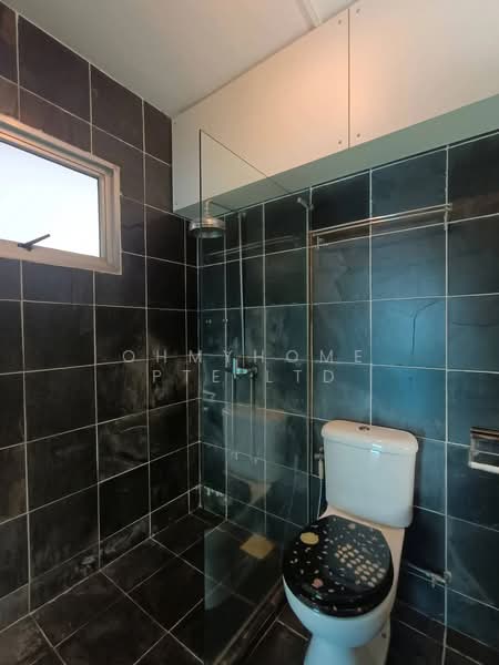 469 Admiralty Drive, 469 Admiralty Drive, 3 Bedrooms, 1,097 sqft, HDB Flat For Sale, by EVON NG, 500184819 - Bathroom - PropertyGuru.com.sg